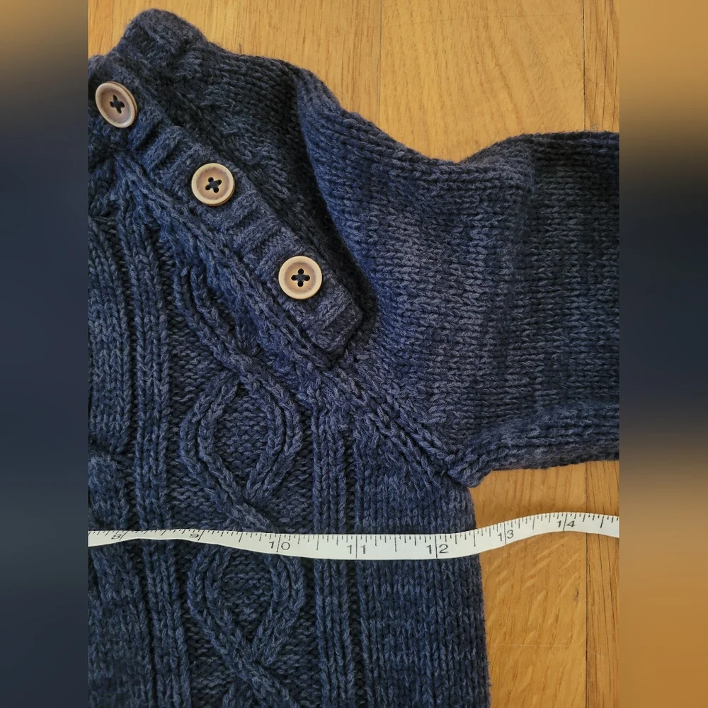 Boys size 5t sweater - Picture 4 of 6